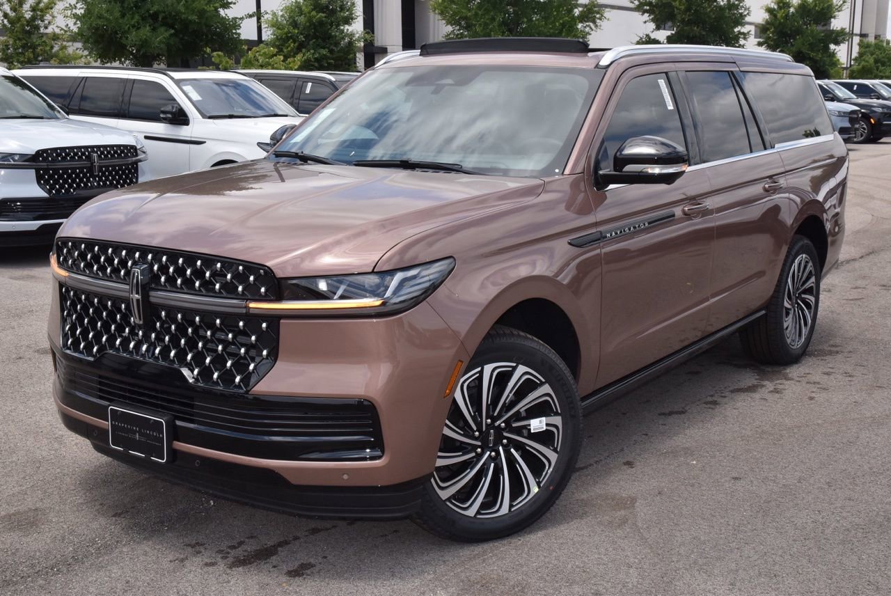 New 2026 Lincoln Navigator L Black Label AWD/4WD image 10