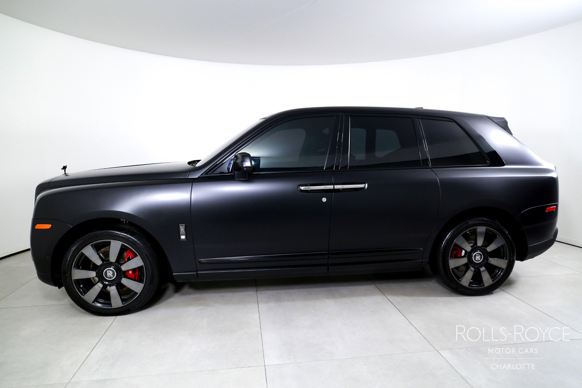 Used 2020 Rolls-Royce Cullinan Black Badge image 3
