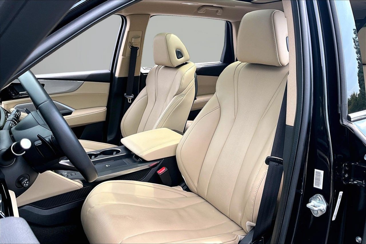 Used 2025 Acura MDX w/ Technology Package FWD image 21