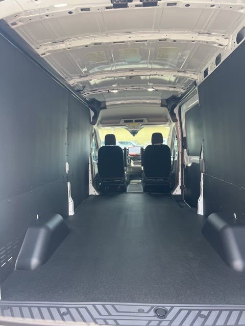 Used 2026 Ford Transit 250 148 Medium Roof Extended AWD w/ Load Area Protection Package image 43