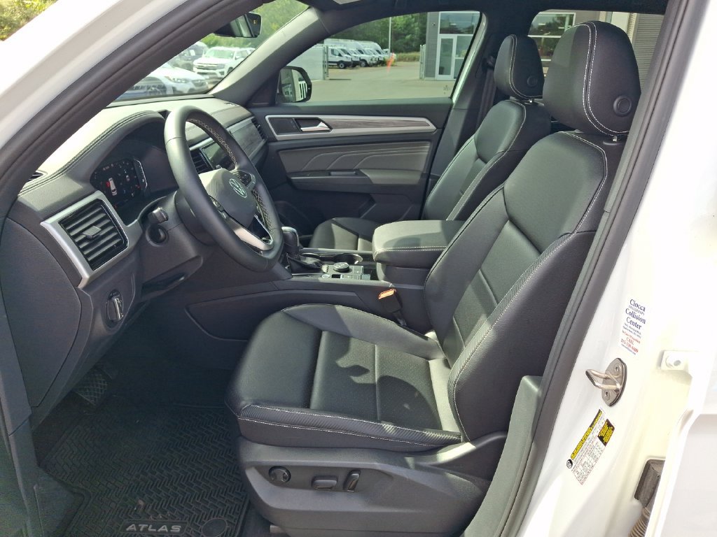 Used 2023 Volkswagen Atlas Cross Sport SE w/ Panoramic Sunroof Package AWD/4WD image 15