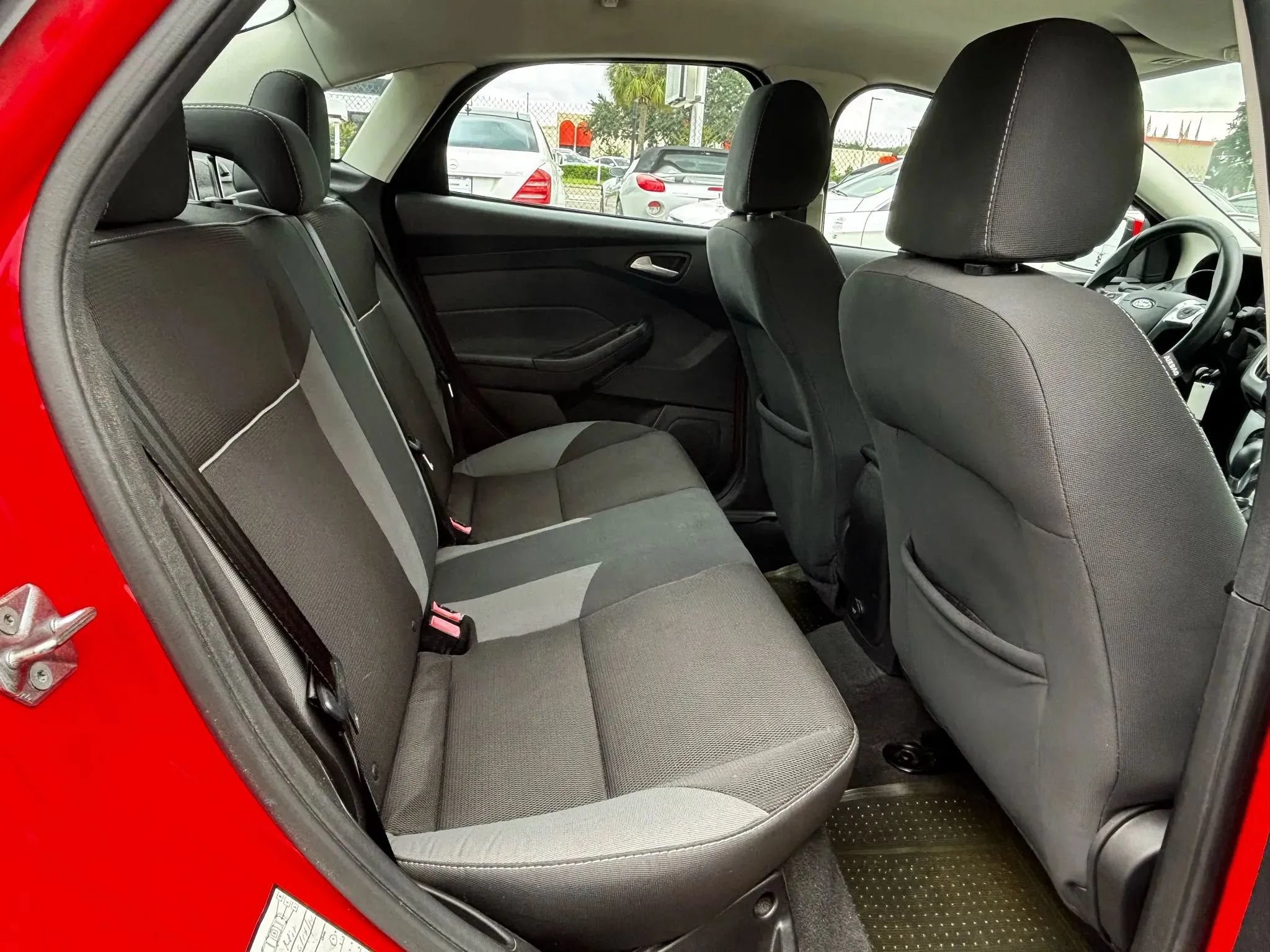 Used 2014 Ford Focus SE FWD image 12