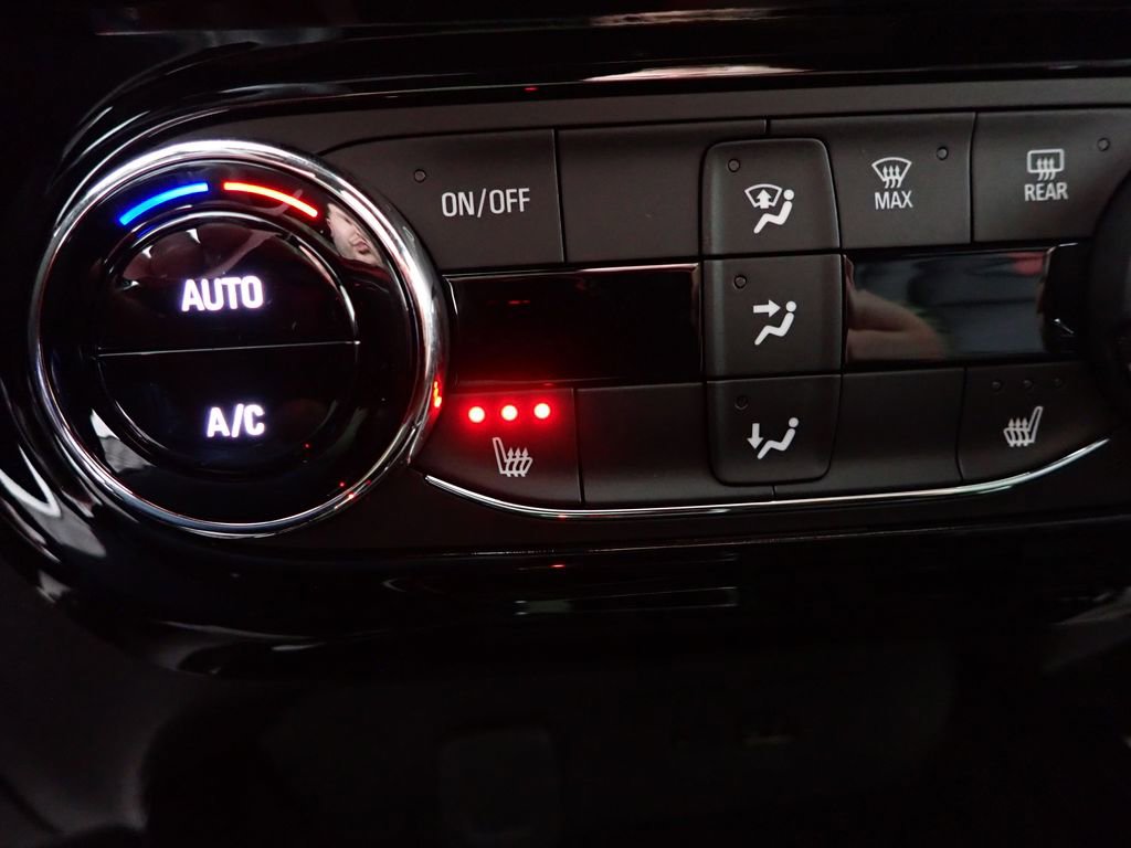 New 2026 Chevrolet Trax RS image 2