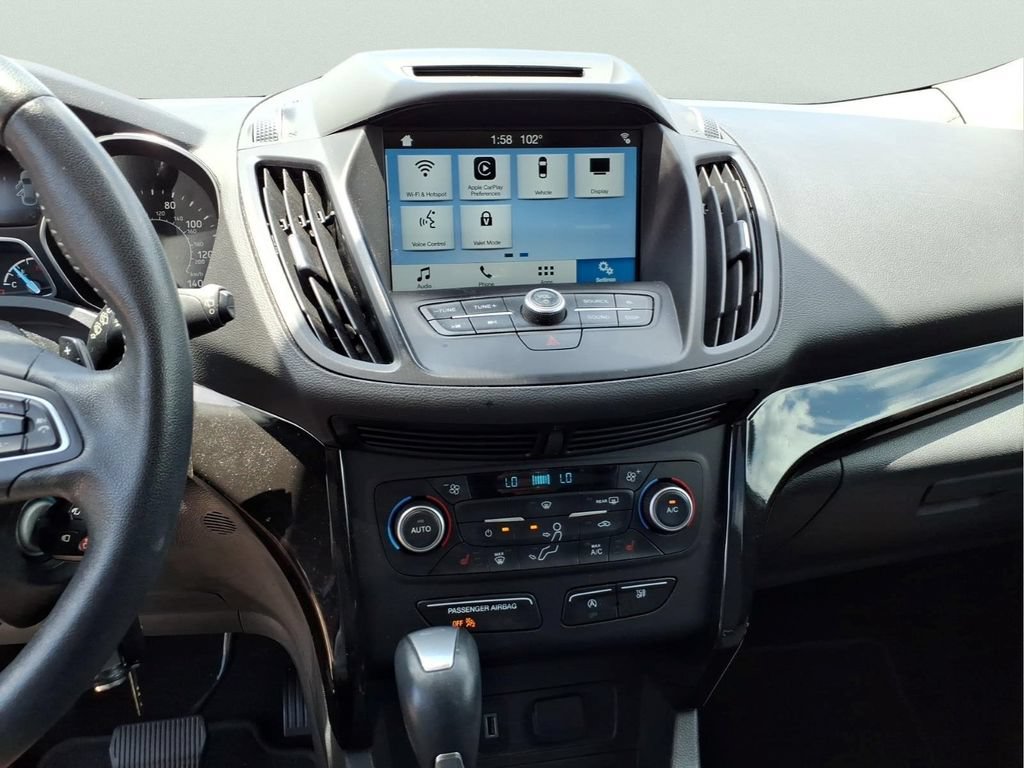 Used 2018 Ford Escape SE w/ SE Sport Appearance Package FWD image 17