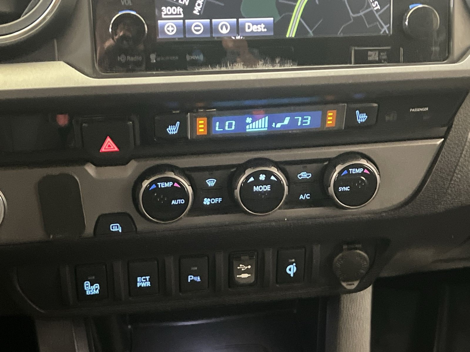 Used 2017 Toyota Tacoma TRD Sport w/ Premium & Technology Package RWD image 20