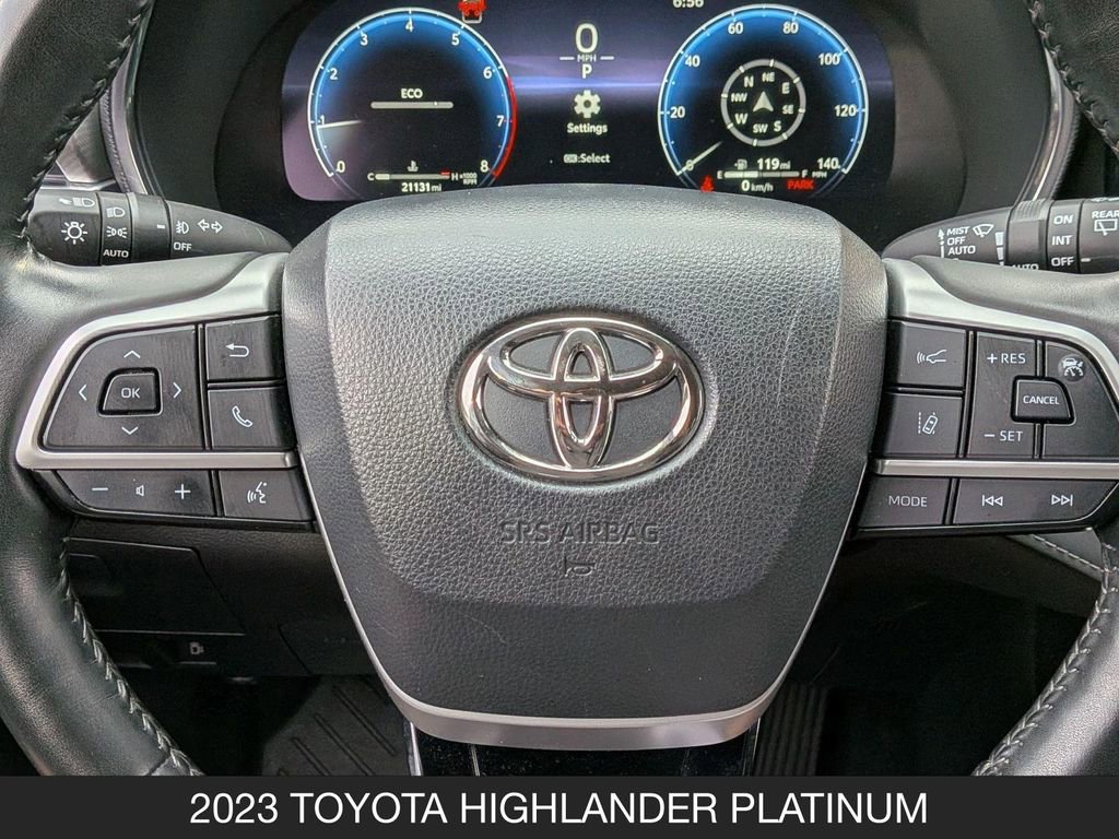 Used 2023 Toyota Highlander Platinum FWD image 12