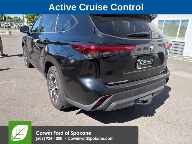 Used 2023 Toyota Highlander XLE AWD/4WD image 9