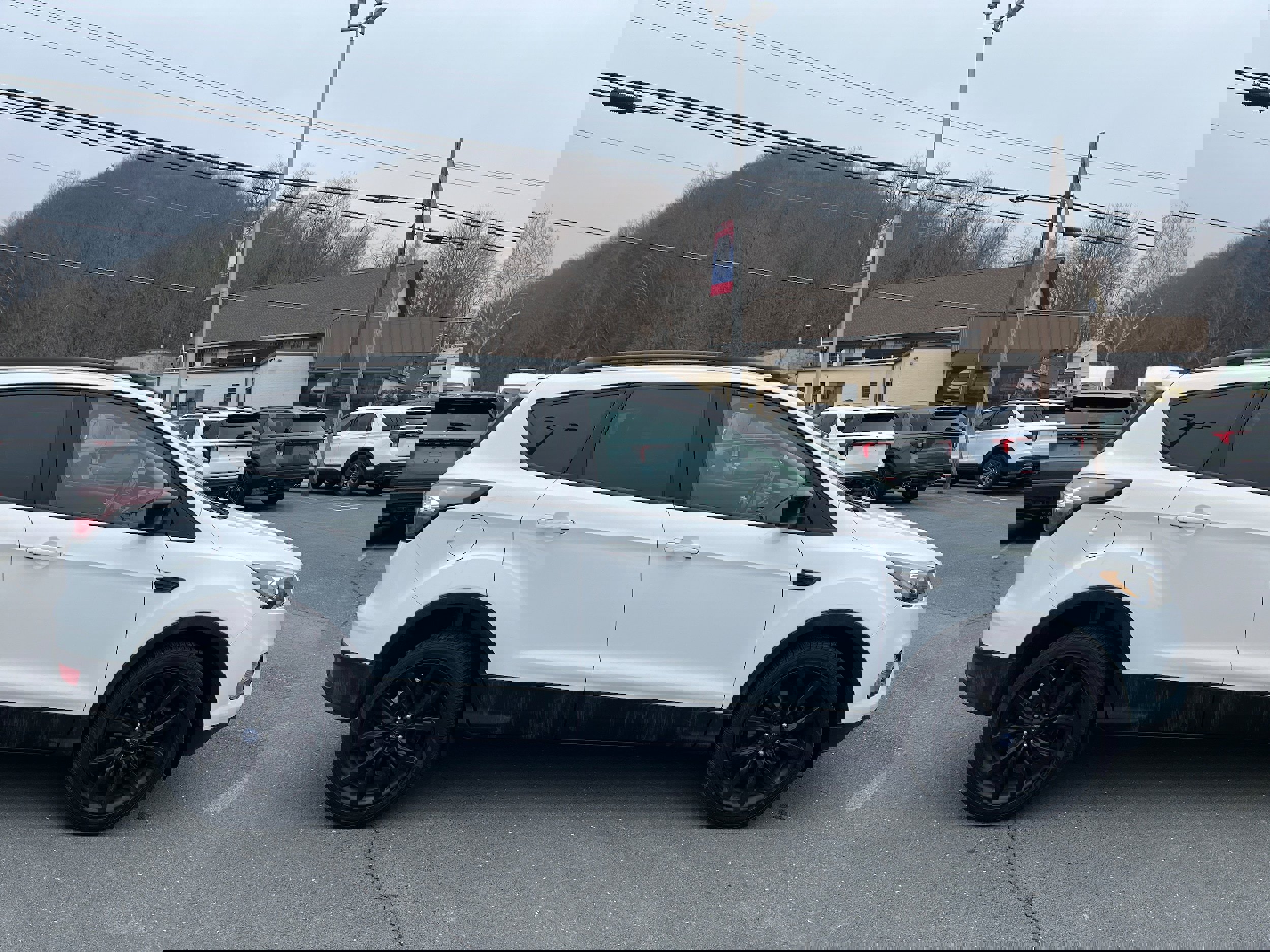 Certified 2018 Ford Escape SE w/ Ford Safe & Smart Package image 4