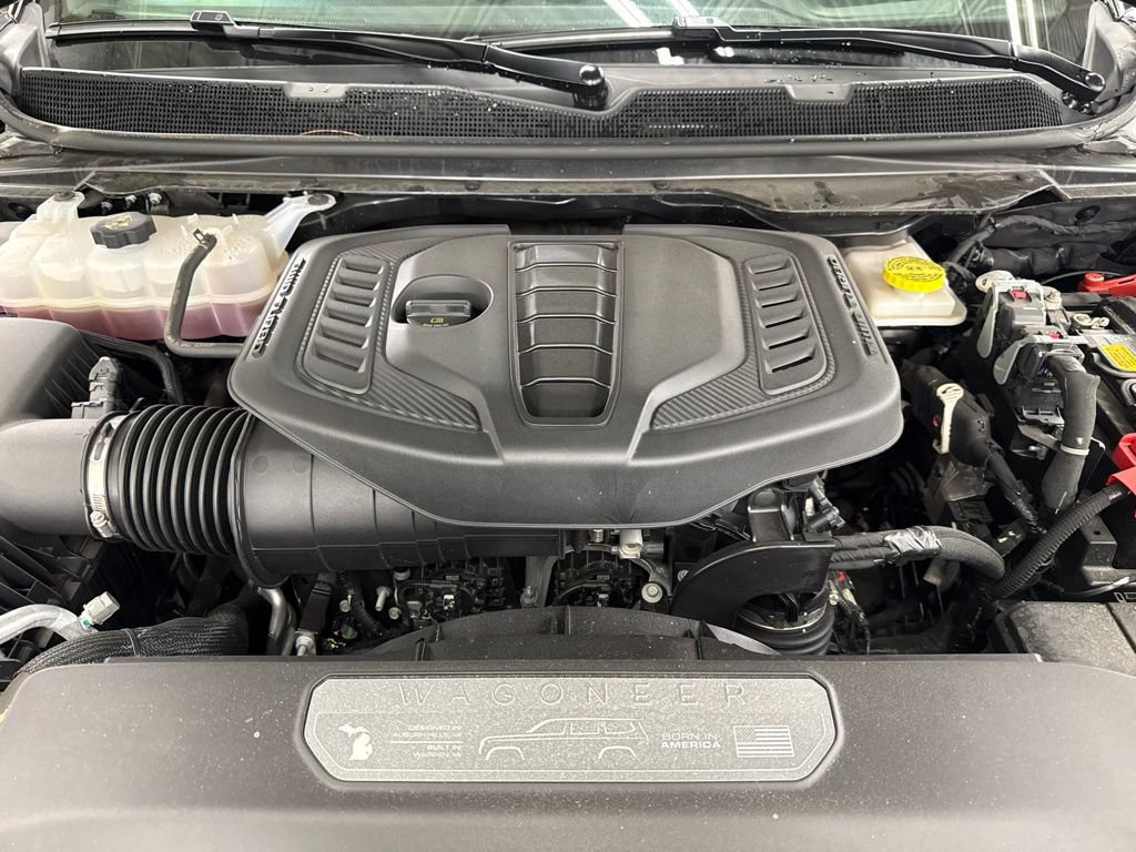 Used 2025 Jeep Wagoneer Series III AWD/4WD image 12
