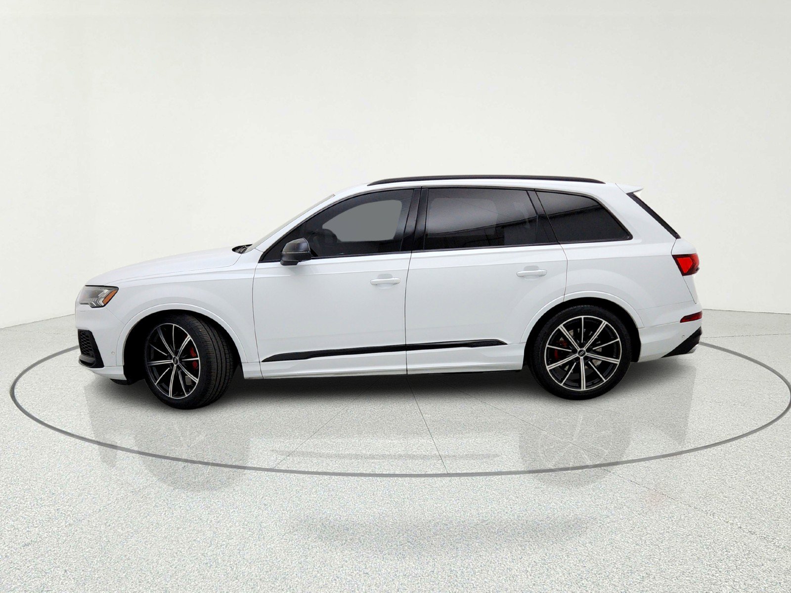 Used 2020 Audi SQ7 Prestige w/ S Sport Package image 3
