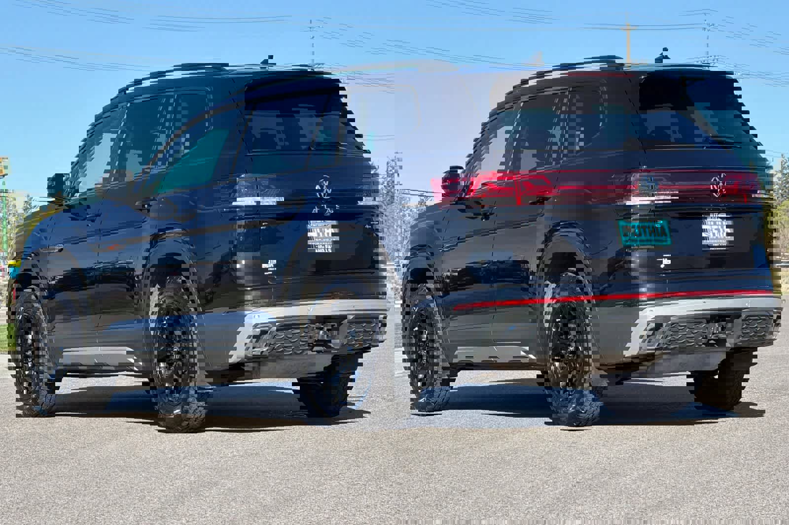 Used 2025 Volkswagen Atlas Peak Edition SE image 6