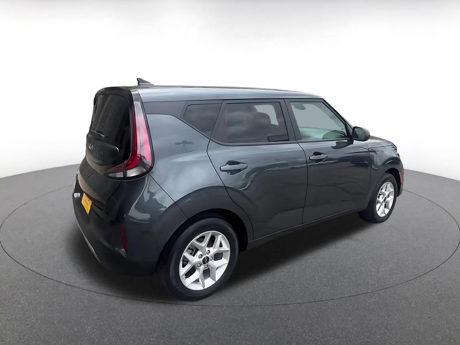 Used 2025 Kia Soul LX w/ LX Technology Package FWD image 15