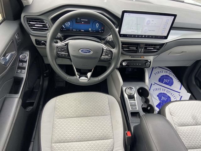 Used 2023 Ford Escape Active w/ Tech Pack #2 AWD/4WD image 9