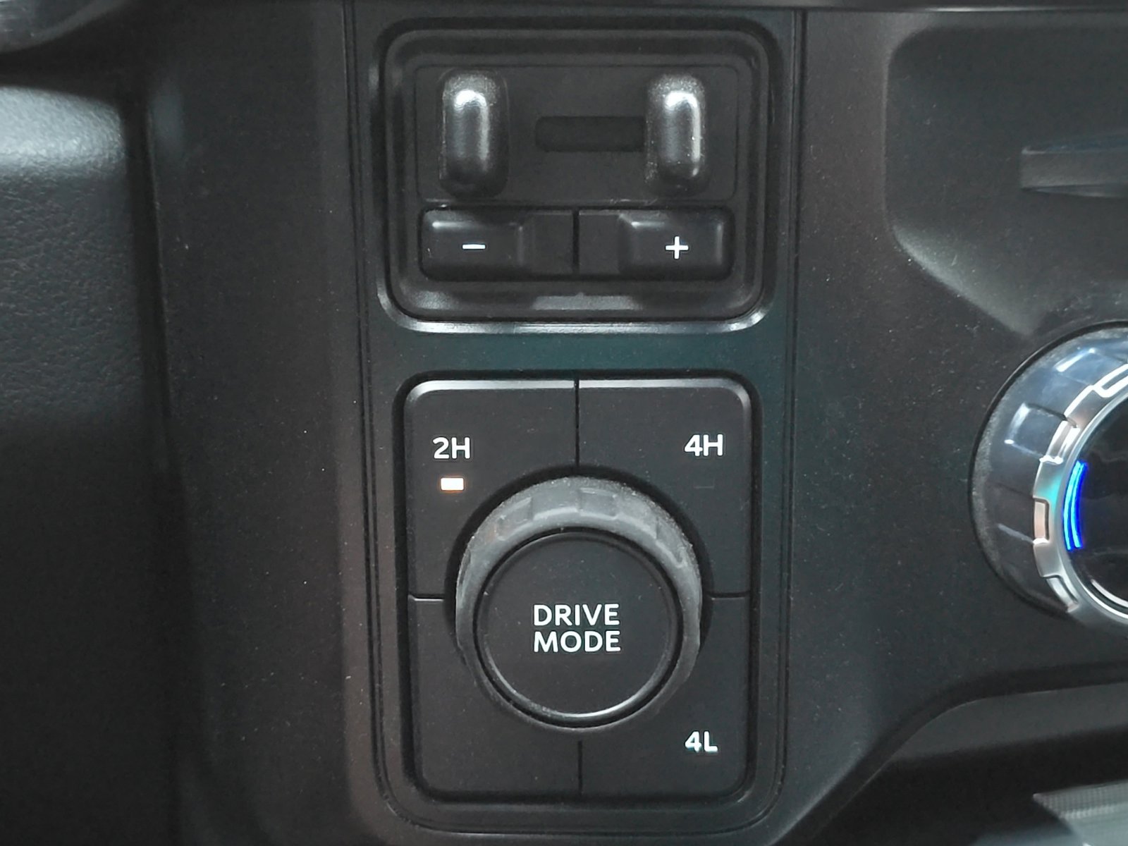 Used 2025 Ford F450 Lariat w/ Lariat Ultimate Package AWD/4WD image 42
