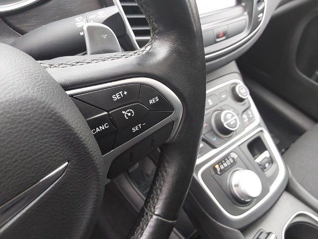 Used 2015 Chrysler 200 Limited w/ Comfort Group FWD image 22