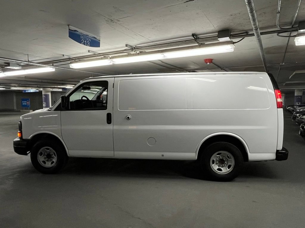 Used 2014 Chevrolet Express 2500 w/ Cold Climate Package RWD image 23