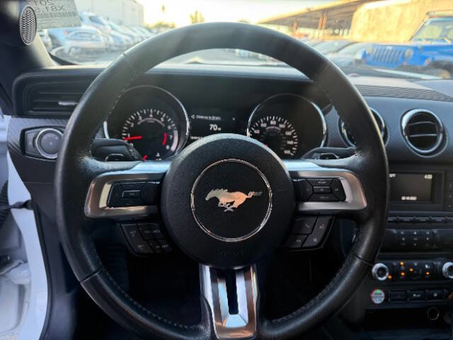 Used 2017 Ford Mustang V6 2dr Fastback image 11