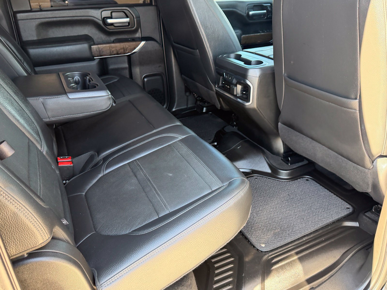 Used 2021 GMC Sierra 2500 Denali w/ Denali Black Diamond Edition AWD/4WD image 47