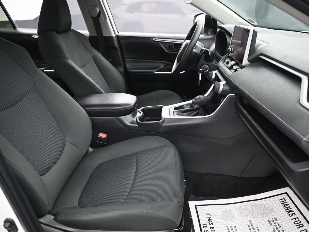 Used 2024 Toyota RAV4 LE image 40