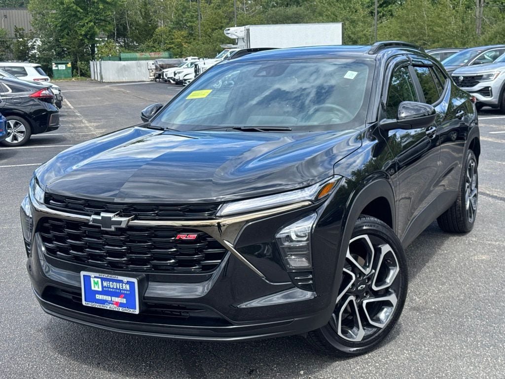 Used 2026 Chevrolet Trax RS w/ Sunroof Package FWD image 1