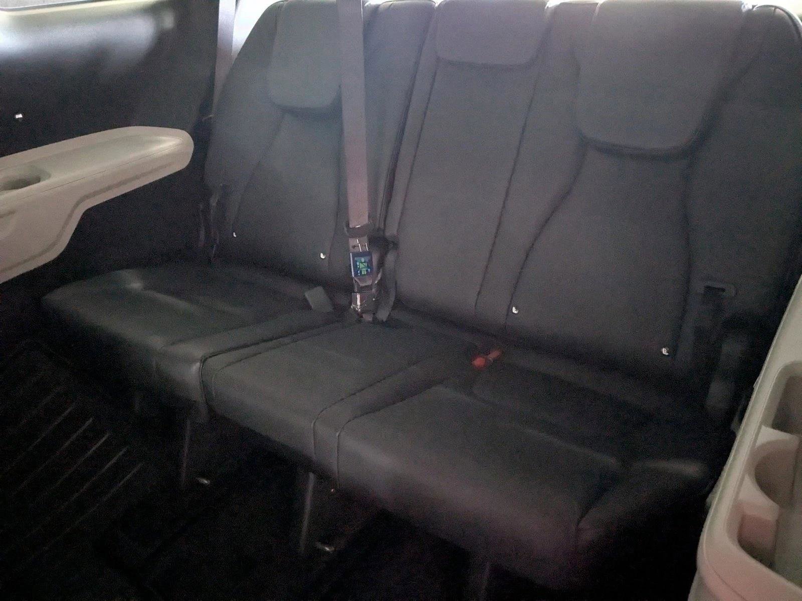 Used 2023 Kia Carnival LX FWD image 19