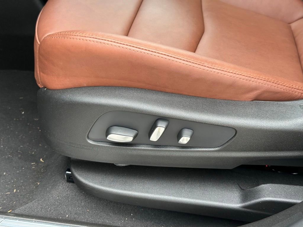 New 2026 Cadillac XT5 Premium Luxury w/ Driver Assist Package FWD image 18