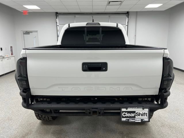 Used 2020 Toyota Tacoma SR AWD/4WD image 9