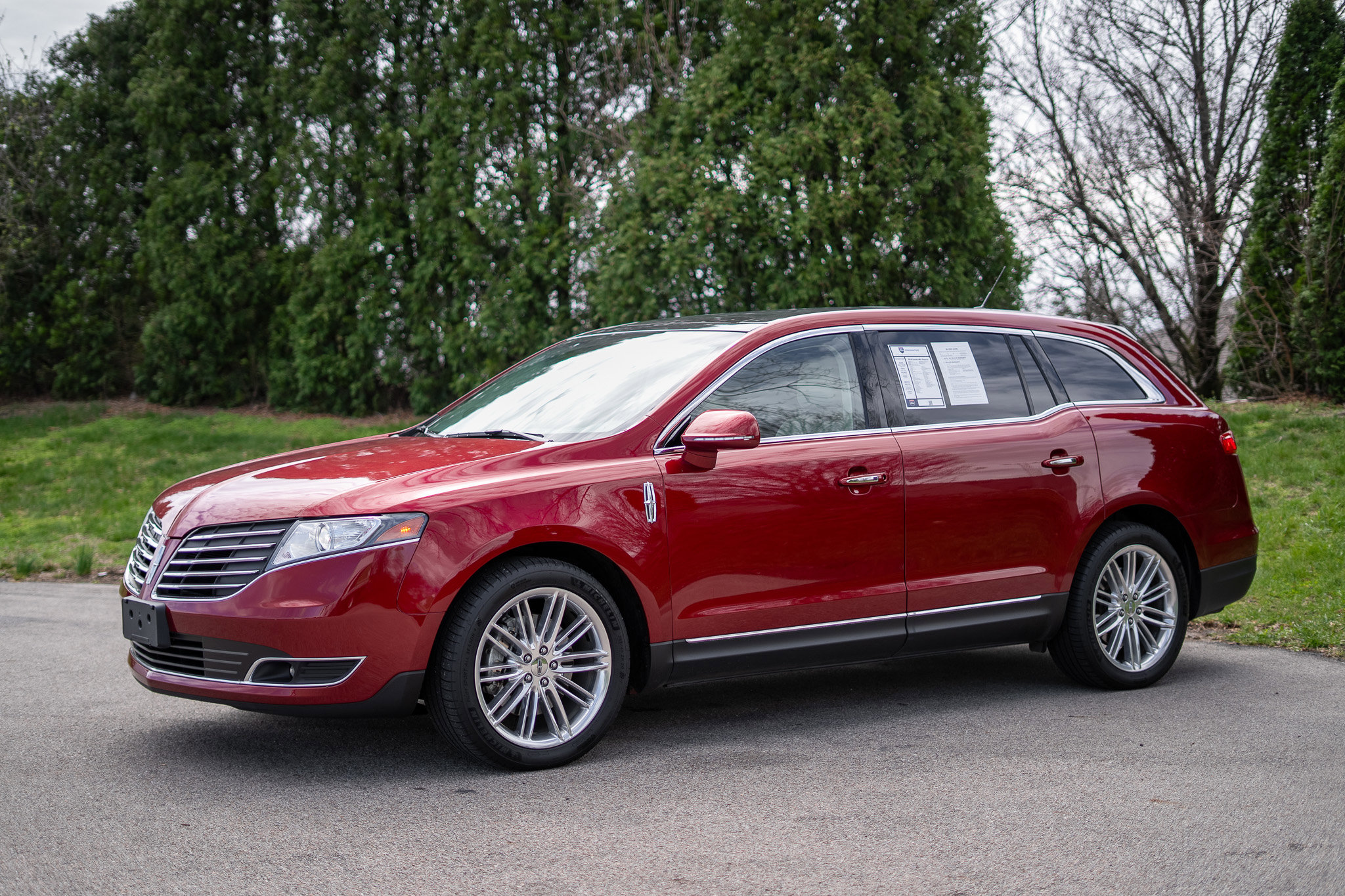 Used 2018 Lincoln MKT AWD image 8
