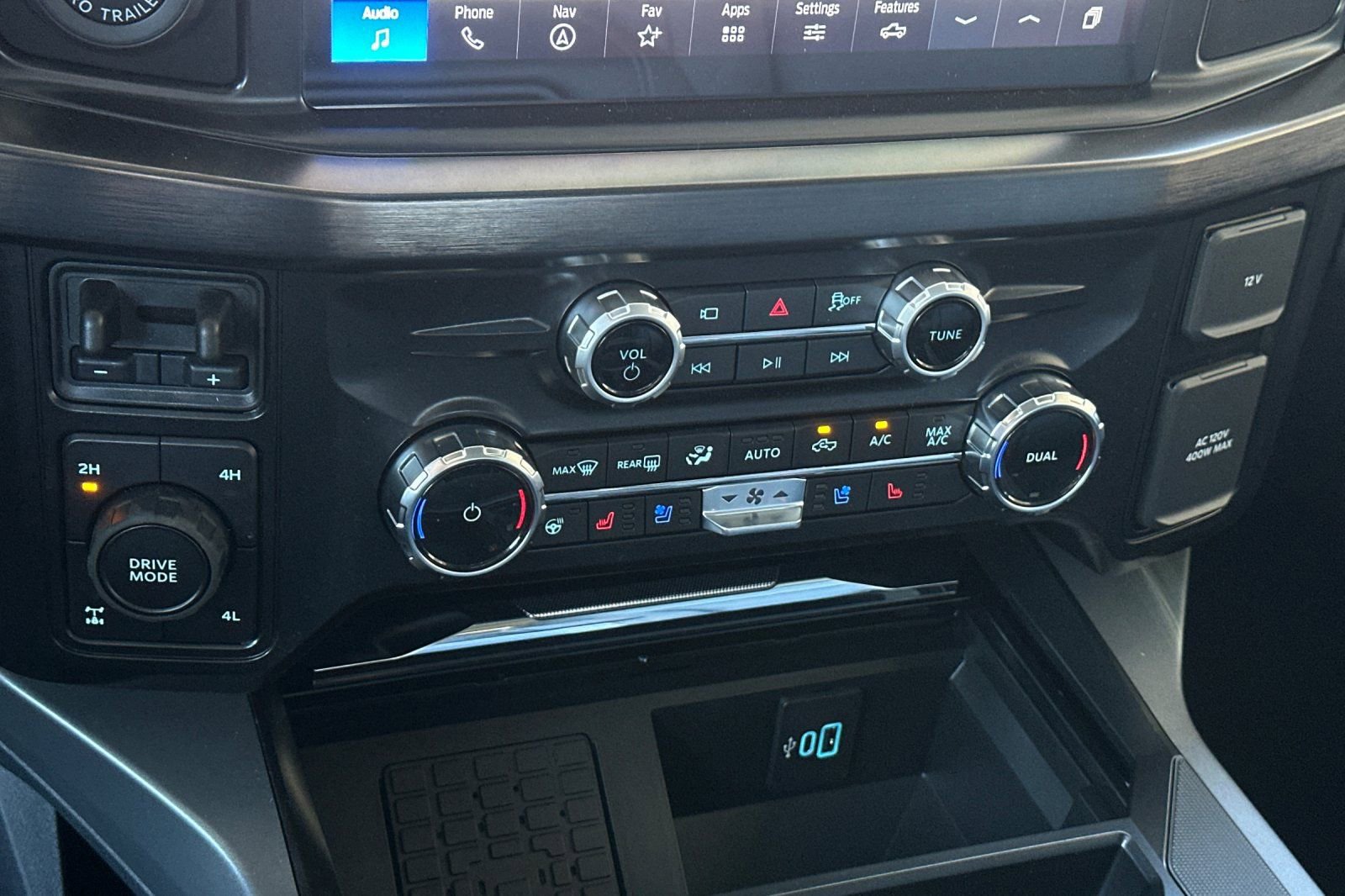 New 2026 Ford F250 Lariat w/ Black Appearance Package image 20