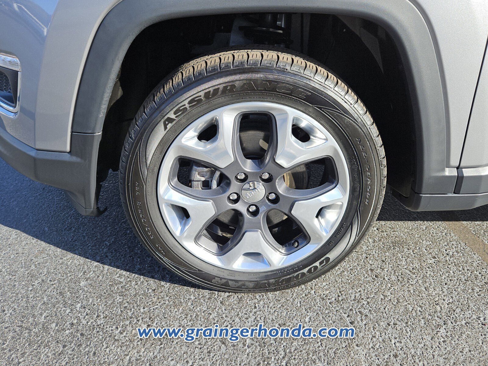 Used 2017 Jeep Compass Limited image 9