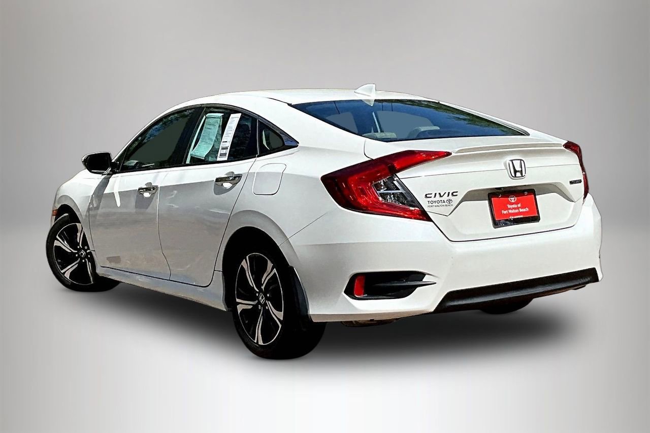 Used 2017 Honda Civic Touring image 4