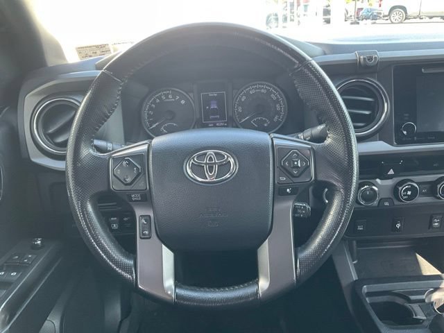 Used 2017 Toyota Tacoma TRD Off-Road w/ Tow Package (A/T) AWD/4WD image 3
