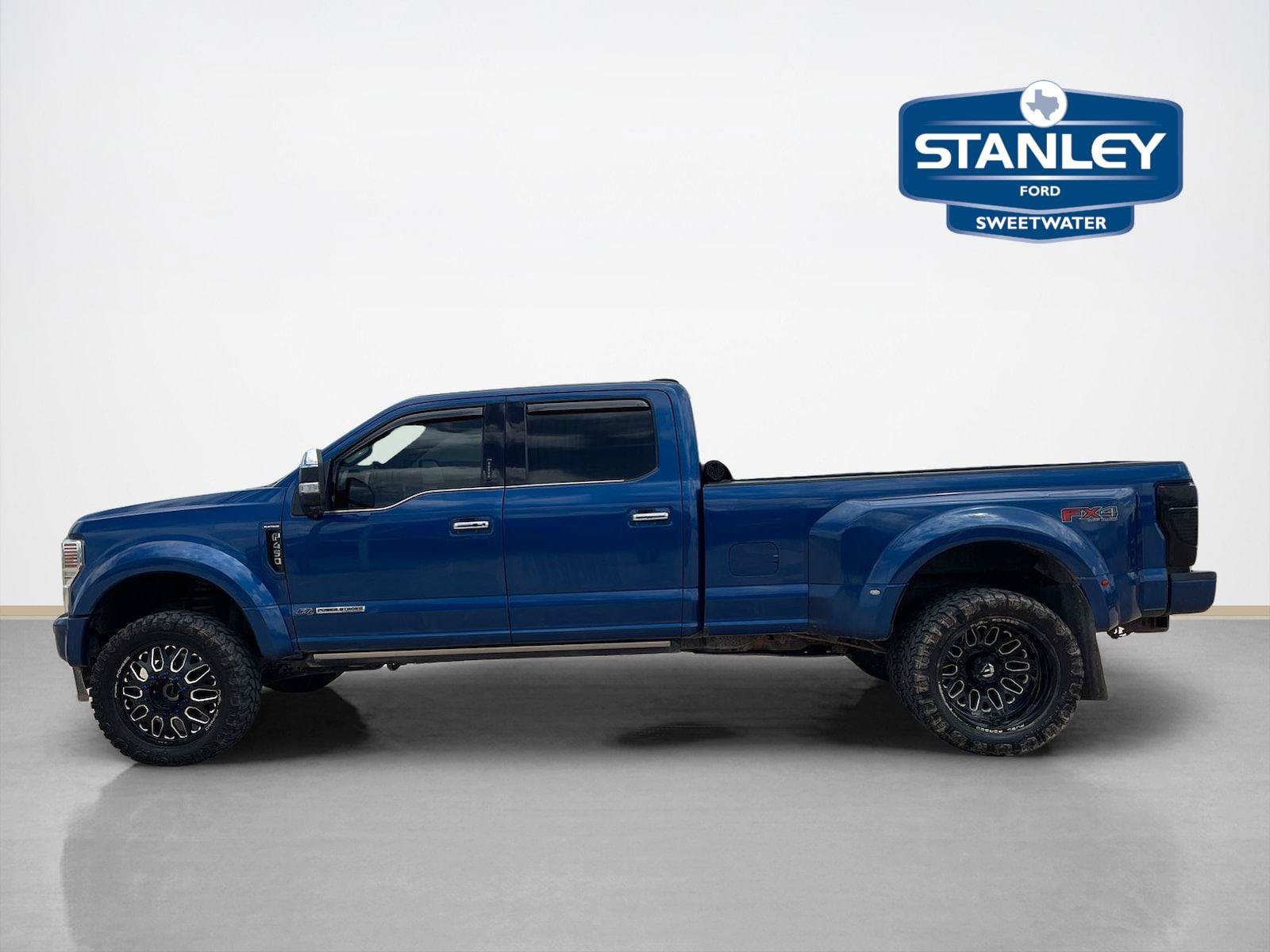 Used 2022 Ford F450 Platinum w/ FX4 Off-Road Package AWD/4WD image 4
