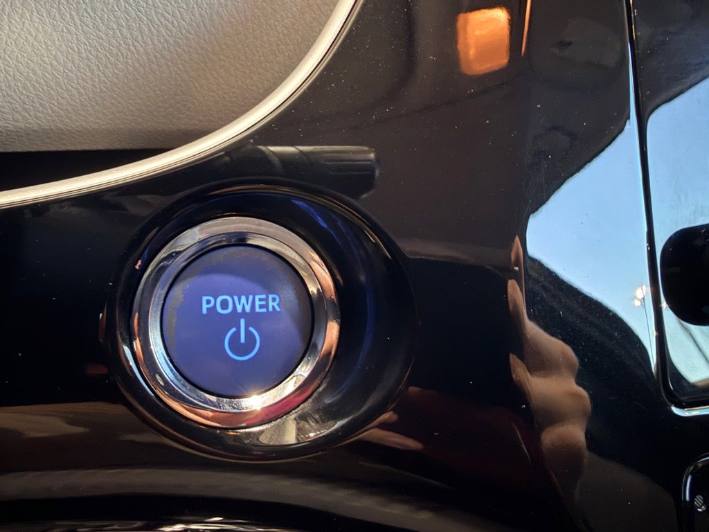 Used 2017 Toyota Prius Three w/ Advanced Technology Package image 11