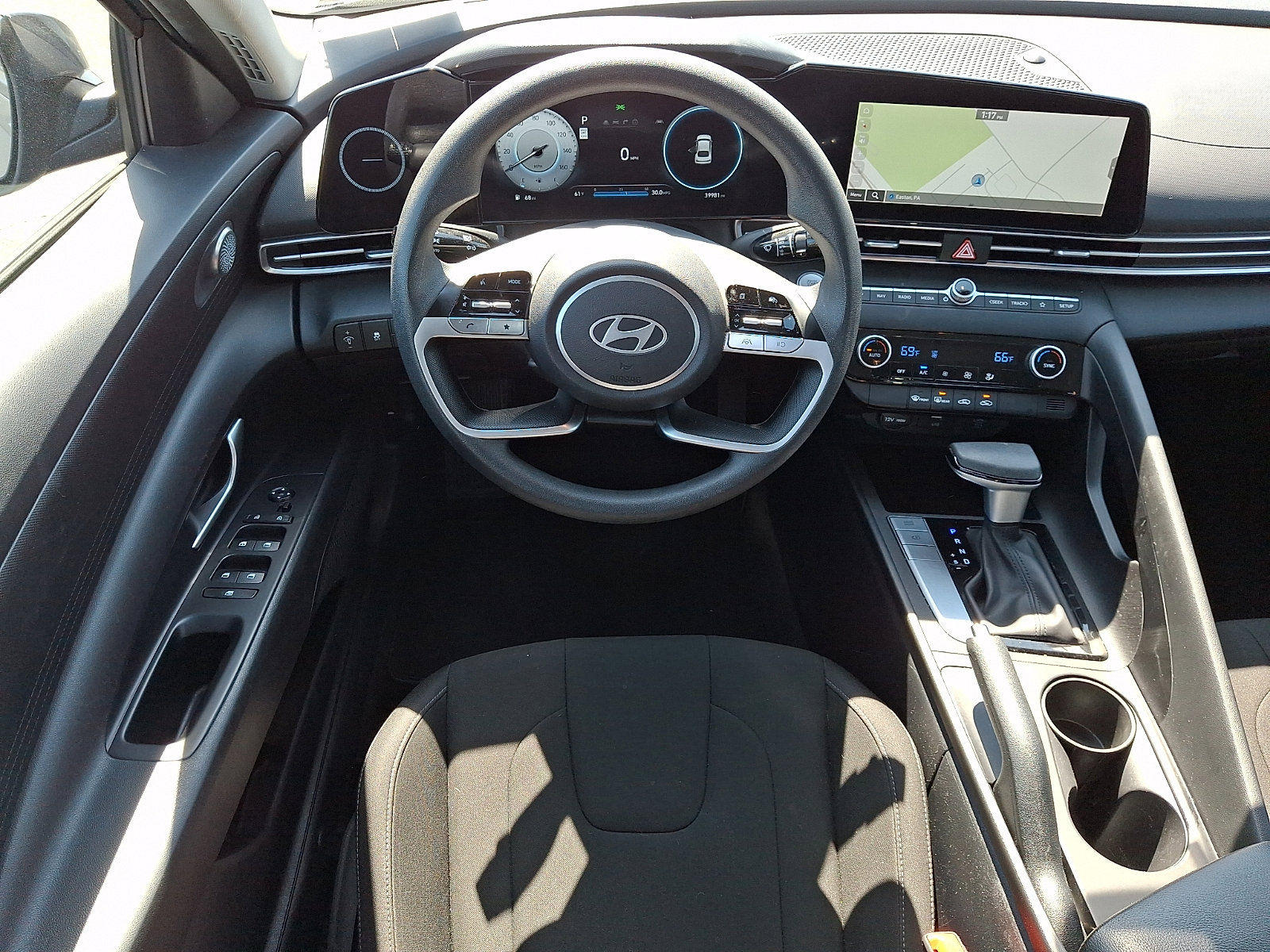 Used 2024 Hyundai Elantra SEL FWD image 11