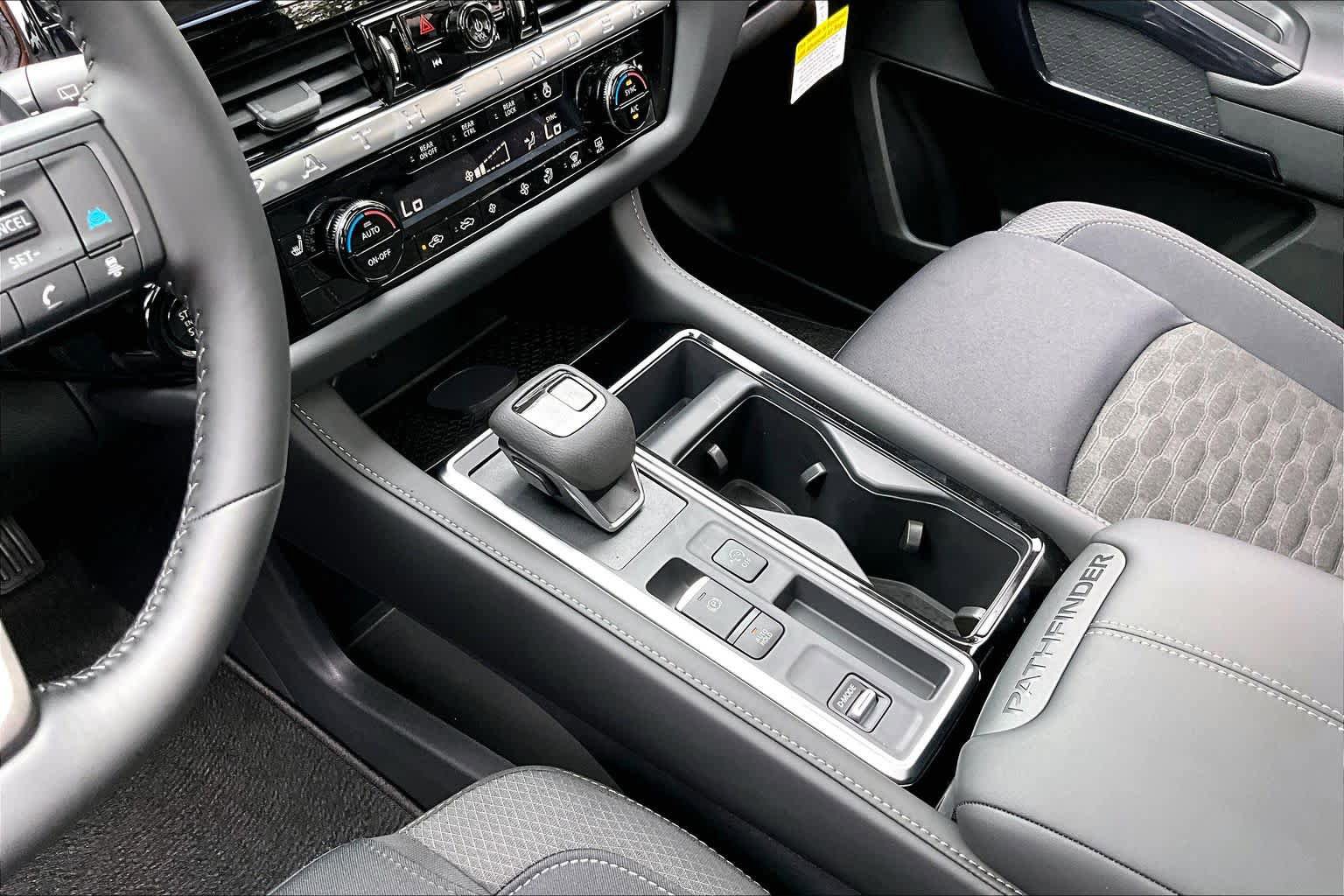 New 2026 Nissan Pathfinder SV w/ SV Premium Package FWD image 7