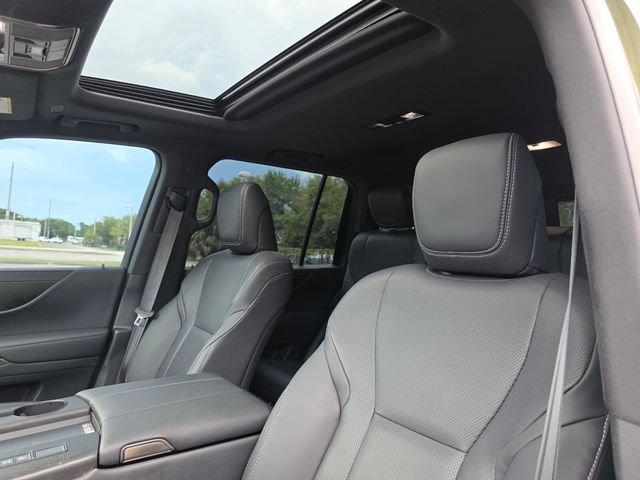 Used 2024 Lexus LX 600 4WD w/ Premium Package image 23