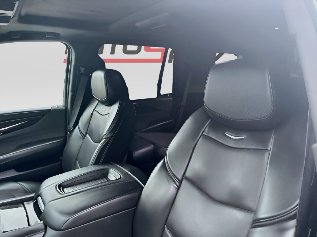 Used 2020 Cadillac Escalade Platinum w/ Escalade Sport Edition AWD/4WD image 22