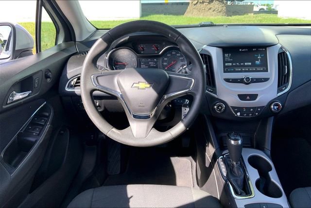 Used 2018 Chevrolet Cruze LS image 5