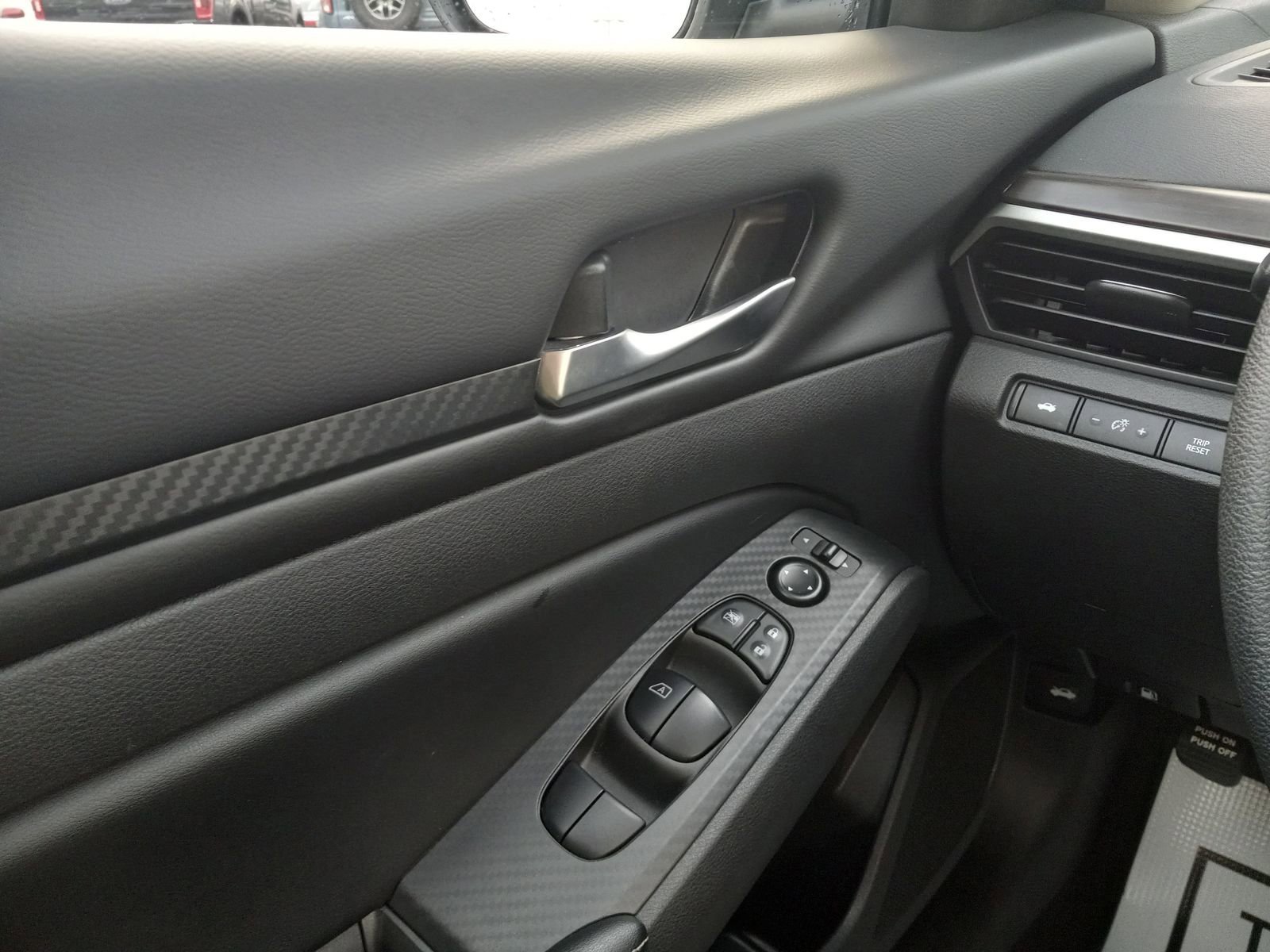 Used 2024 Nissan Altima 2.5 SV image 24