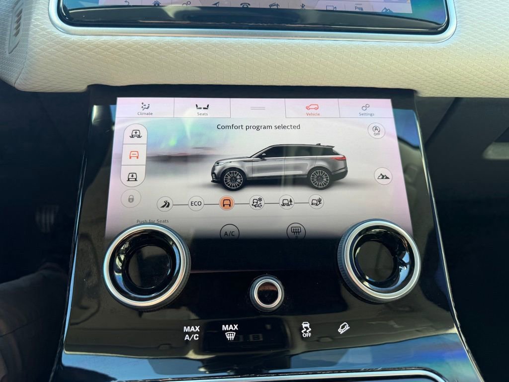 Used 2018 Land Rover Range Rover Velar R-Dynamic SE AWD/4WD image 16