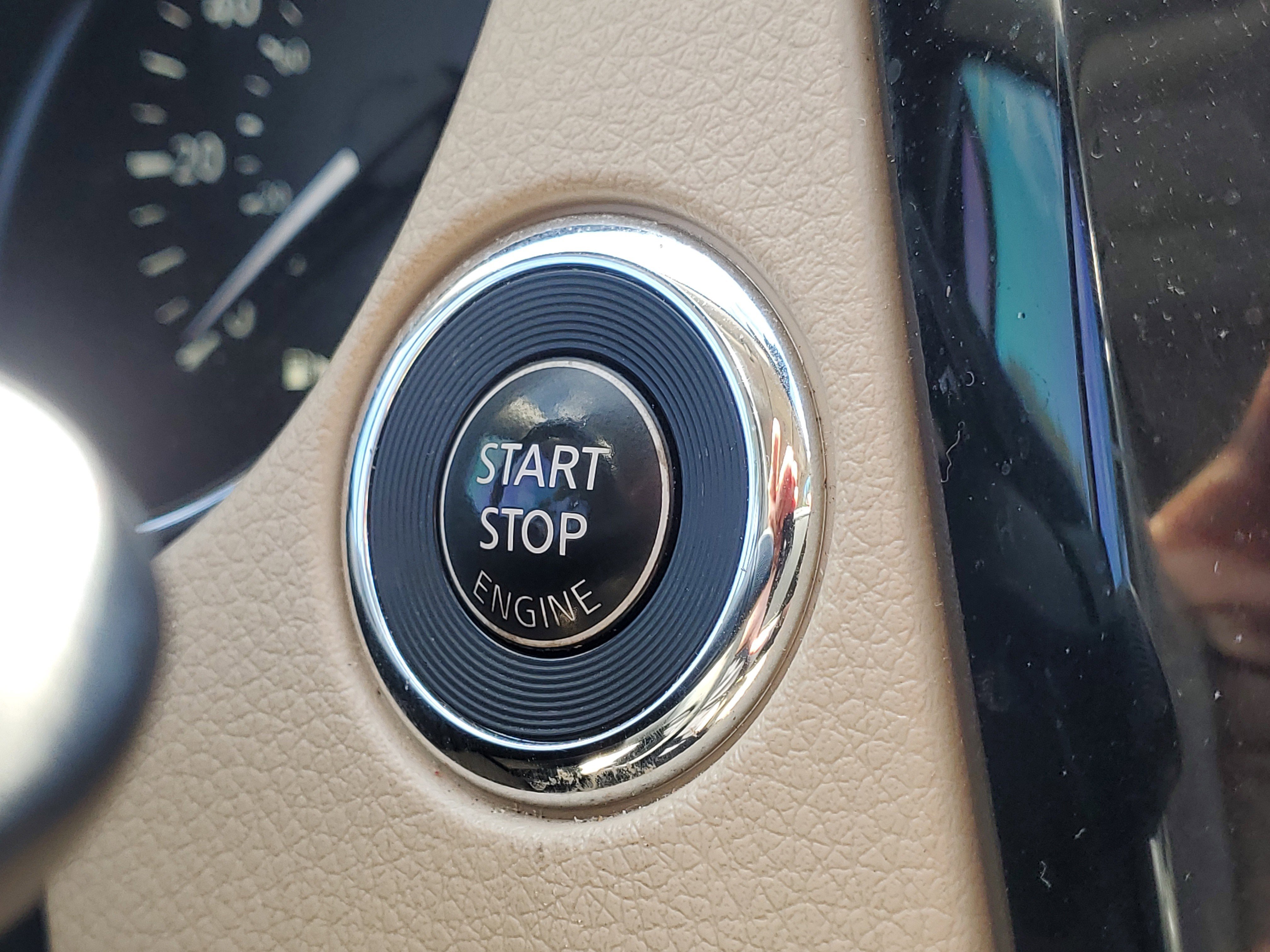 Used 2018 Nissan Rogue SL w/ Premium Package image 35