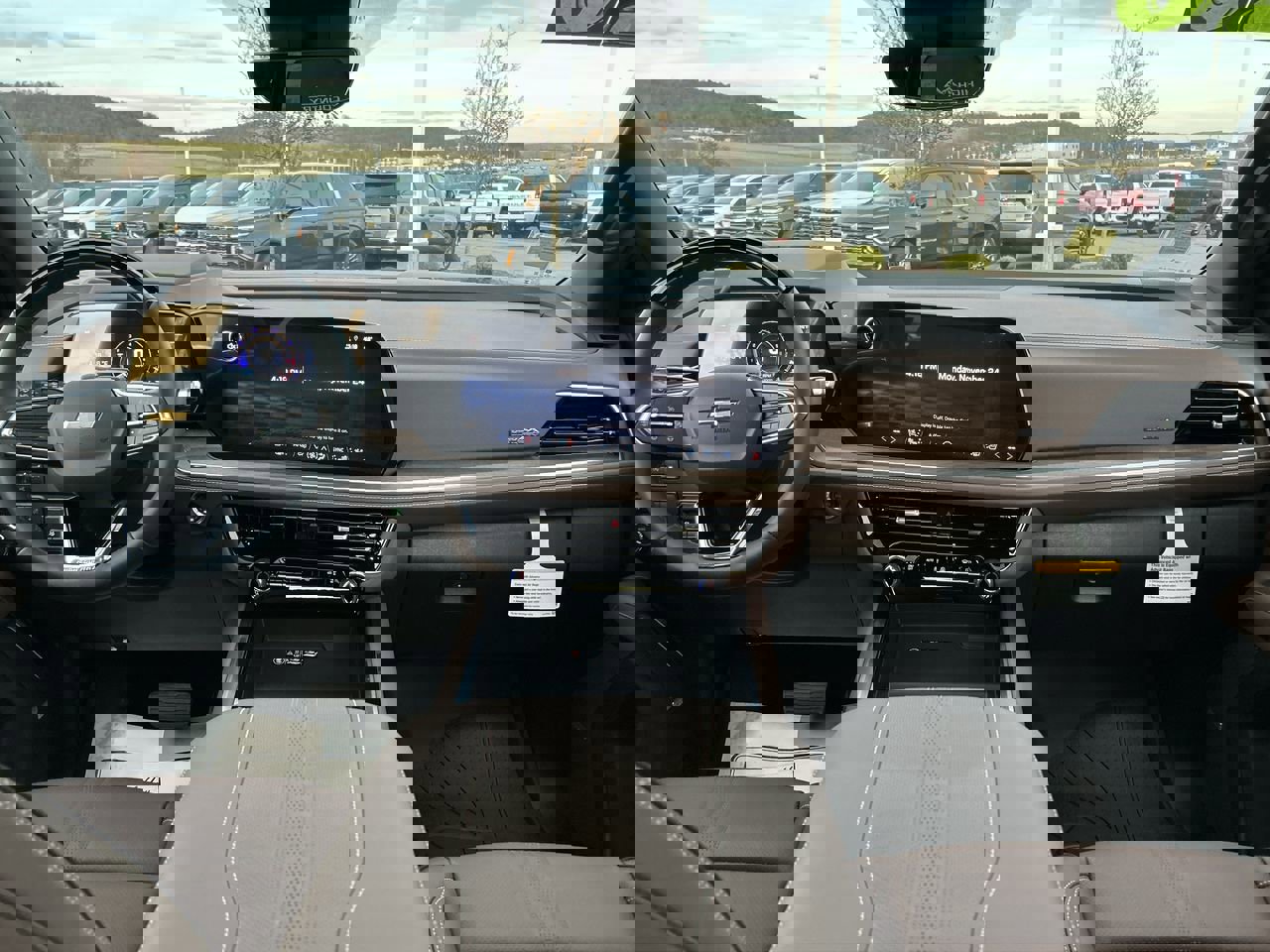 New 2026 Chevrolet Tahoe High Country image 17