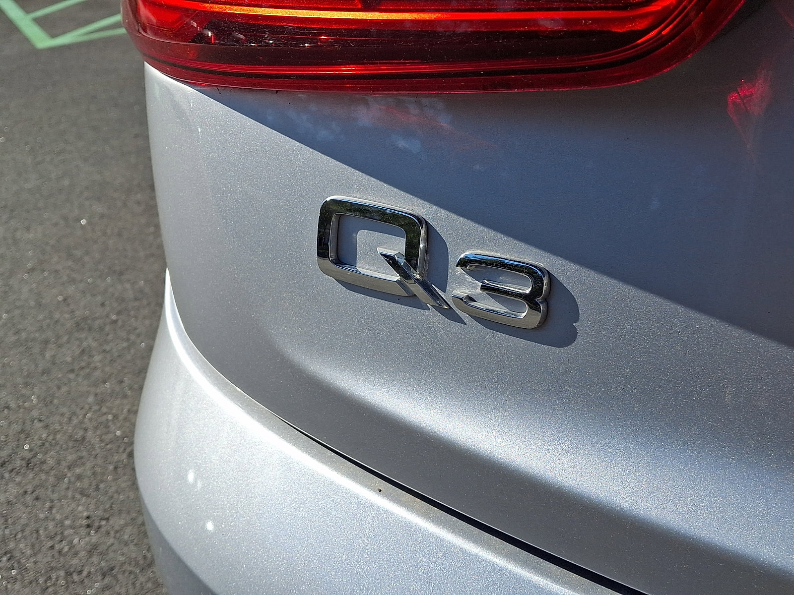 Used 2018 Audi Q3 2.0T Premium Plus w/ Premium Plus Package AWD/4WD image 31