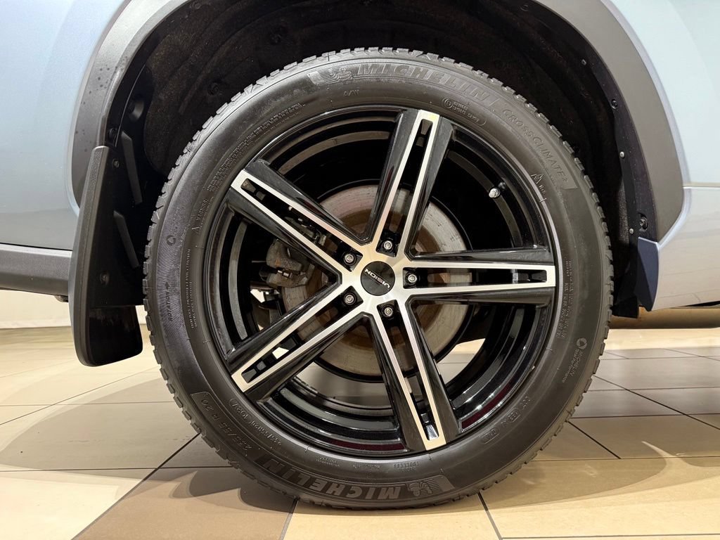 Certified 2021 Toyota Highlander Limited AWD/4WD image 9