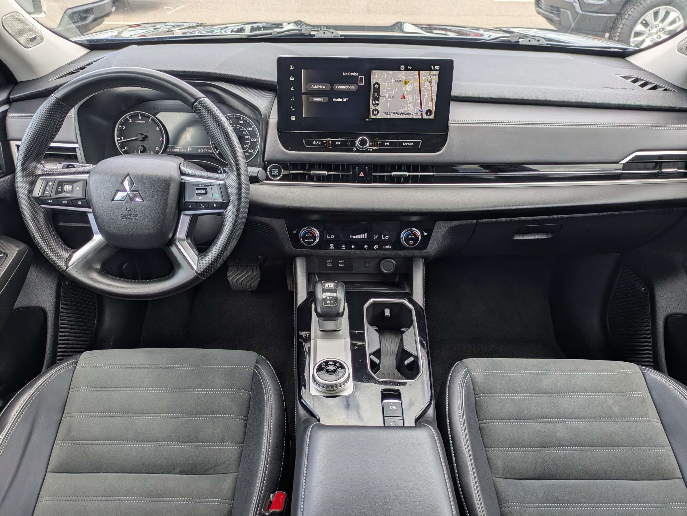 Used 2025 Mitsubishi Outlander SE FWD image 14
