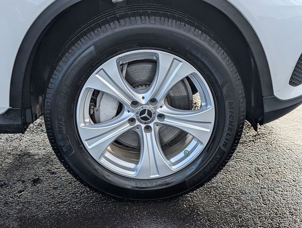 Used 2018 Mercedes-Benz GLC 300 4MATIC image 17
