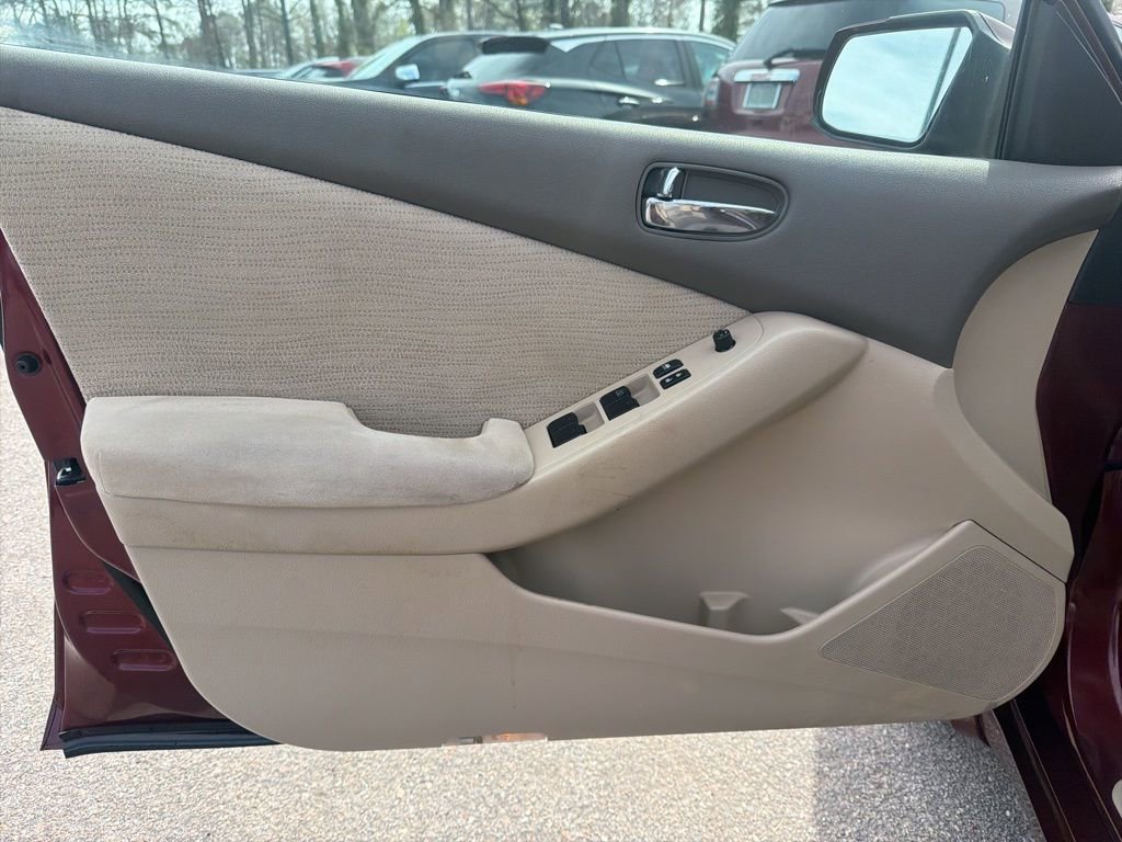 Used 2011 Nissan Altima 2.5 S w/ Special Edition Pkg FWD image 12