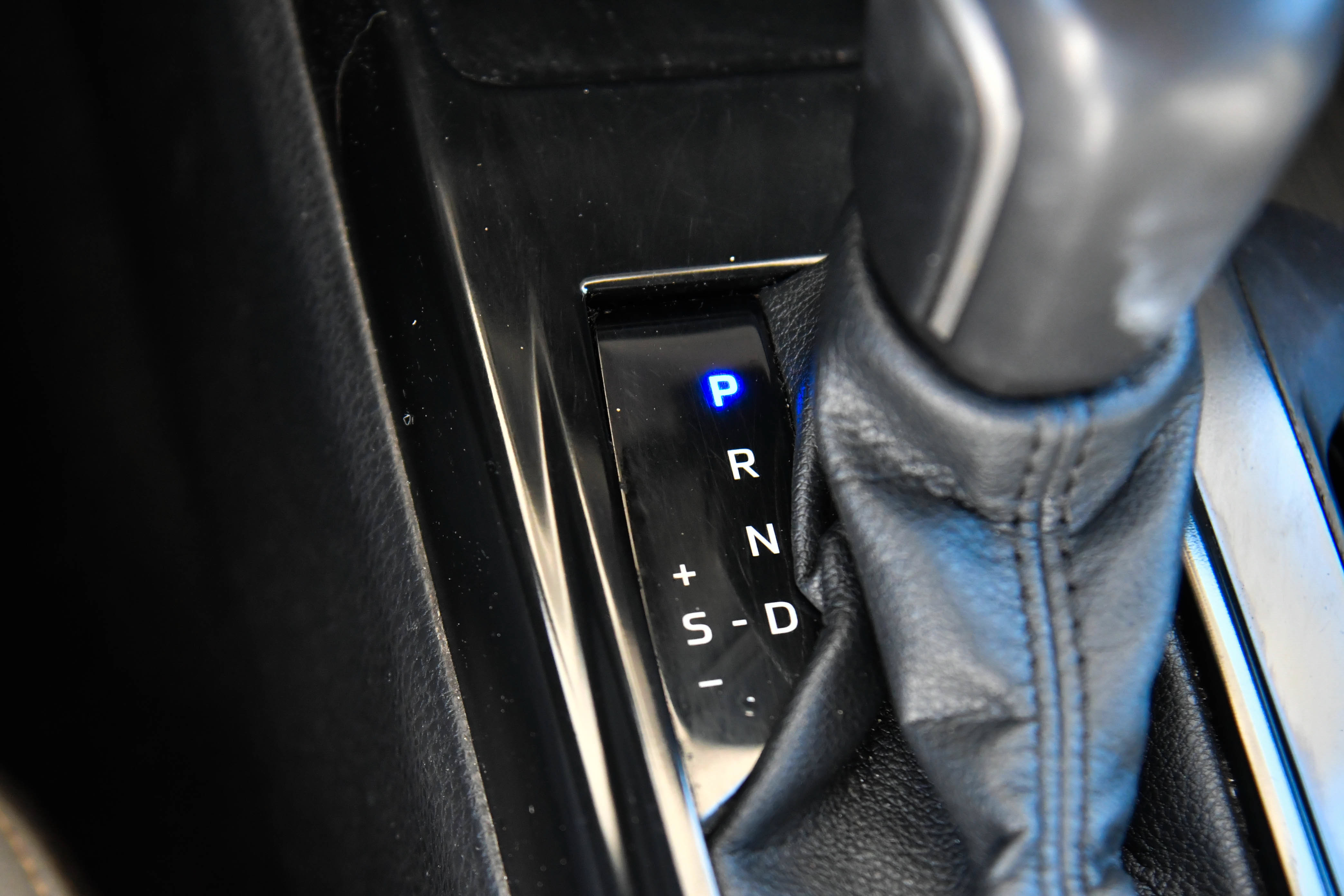 Used 2025 Toyota Camry SE w/ Convenience Package FWD image 29