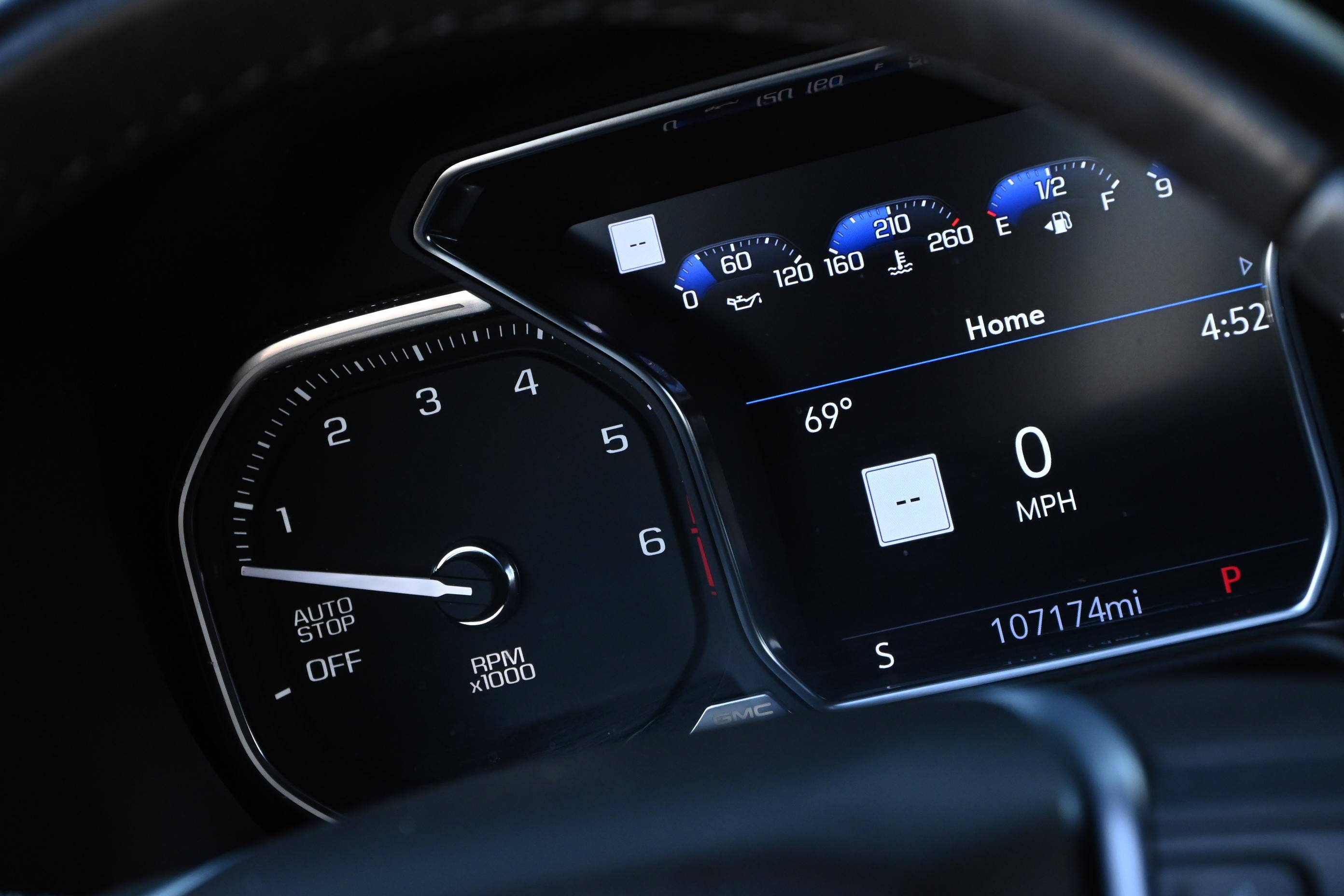 Used 2021 GMC Yukon SLT w/ SLT Premium Package image 23